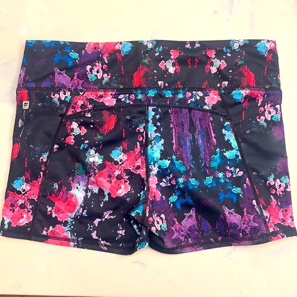 Fabletics Medium Shorts - Picture 2 of 3